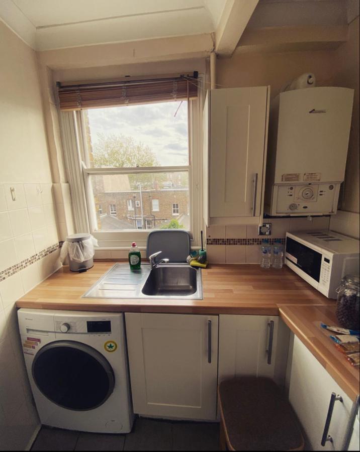 Complete 1 Bedroom Apartment With Wi-Fi, Kitchen, Tv In Heart Of Chiswick, Londra Esterno foto